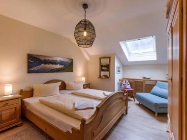 Schön gelegene Ferienwohnung für den Familien Urlaub mit Schwimmbad B7