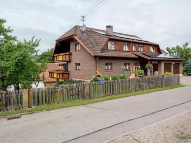 Spacious apartment in the Black Forest in a quiet residential area with private balcony