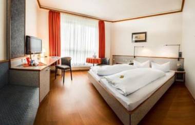 HOTEL BLAUBEURER TOR