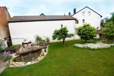 Pension Eichschmid / Röll´n Biergarten