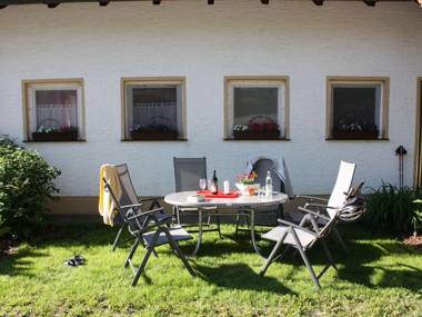Holiday home in the Lower Bavarian Forest with fireplace and large garden