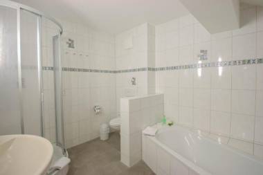 Ferien Hotel Spree-Neisse ehemals Waldhotel Roggosen