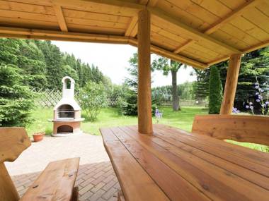 Modernly furnished apartment in the Ore Mountains with use of garden