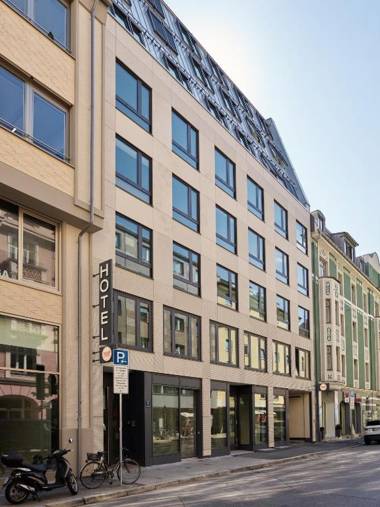 Schwabinger Wahrheit by Geisel