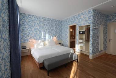 MOMA1890 Boutique Hotel