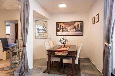 Garden House & East Park-Apartments