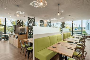 Super 8 by Wyndham Munich City North