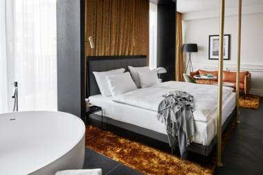 Roomers Munich Autograph Collection