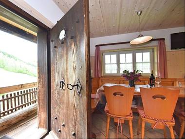 Enchanting Holiday Home in Mhlenbach with Fenced Garden