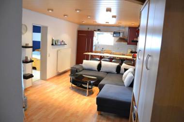 Ferien bei Freunden im Holzhaus