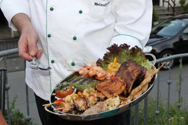 Luckai Hotel & Restaurant