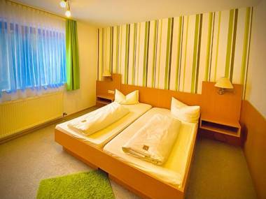 Meister BÄR HOTEL Am Wald