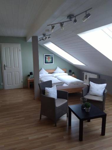 Rheinauer Hof - bed & breakfast