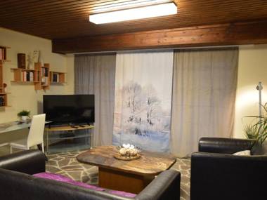 Cozy Apartment in County of Manderscheid with Balcony