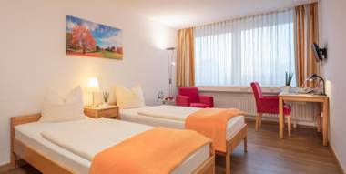 Heinrich Pesch Hotel