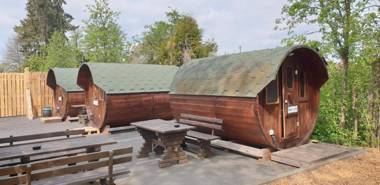 Mini Hotel Übernachten Im Gurkenfass