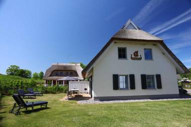 Neu Reet Ferienhaus Svantevit