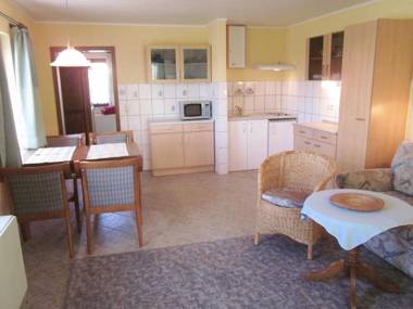 Ferienhaus mit Reetdach am Lobber