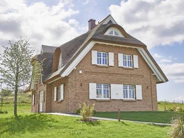 Luxus-Strandhaus "Nordperd" in Lobbe mit Meerblick Kamin Sauna - F661