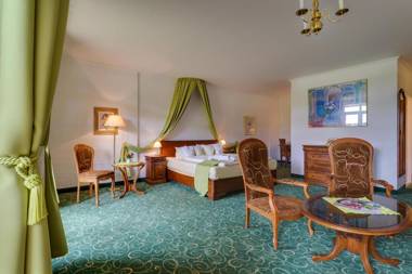 Panorama Berghotel Wettiner Höhe