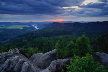 Logis Hotel QUARTIER 5 Sächsische Schweiz mit Restaurant Café & Bar