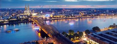 SMARTY Cologne Dom Hotel - Boardinghouse - KONTAKTLOSER SELF CHECK-IN