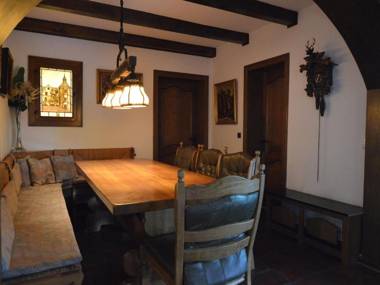 Romantic Mansion in Strotzbüsch by the Forest