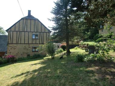 Quaint Apartment in Kaifenheim near Forest