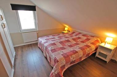 Ferienhaus am See Grosszerlang See 8082