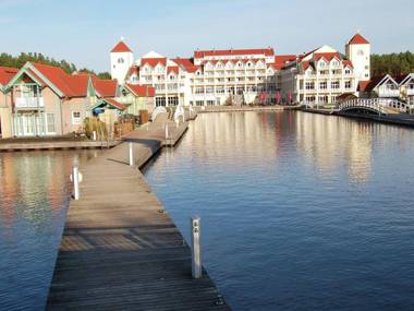 Cozy holiday home with a wood burning stove near the water