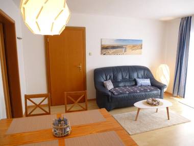 Ferienwohnungen Kellenhusen Waldstraße 15