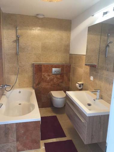 Ferienwohnung und Zimmer zum Donaublick