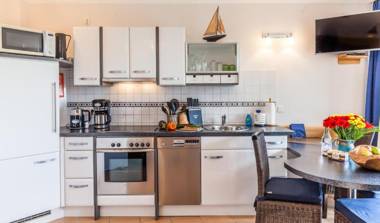 4 Sterne-Terrassen-Fewo "Heimathaven" direkt am Ostseestrand inkl Schwimmbad