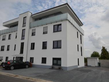 Comfortable and luxurious apartment in a wooded area with sweeping views