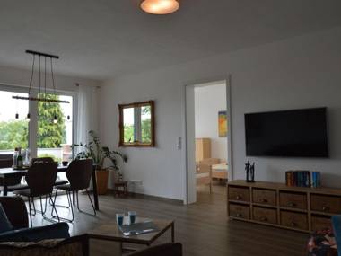 Comfortable and luxurious apartment in a wooded area with sweeping views