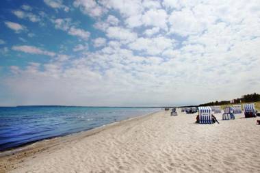 F-1072 Haus am Strand FeWo 03 strandnah Balkon Meerblick