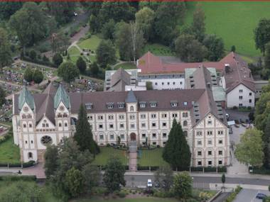 St. Bonifatiuskloster - Geistliches Zentrum