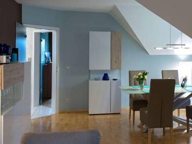 High-quality apartment lovingly furnished with balcony and garage