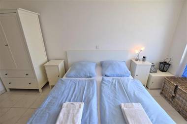 Teckhaus-2-6-Strandlaeufer-H-5-Uebern