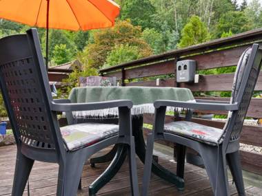 Gorgeous Holiday Home with Balcony Garden Furniture Grill