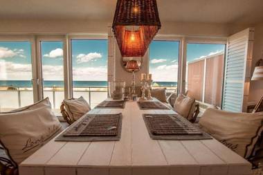 Luxurioese-Ferienwohnung-direkt-am-Strand-4DP212