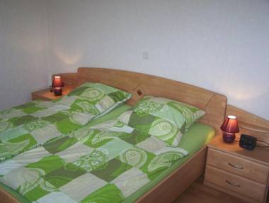 Ferienwohnung Mauer Wohnung "Ost"