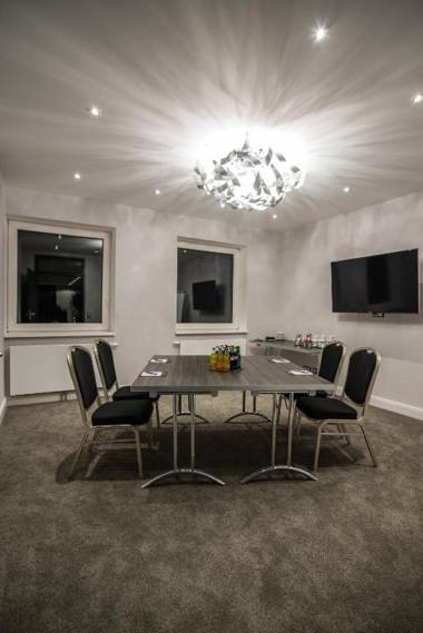 Hotel Business & More