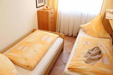 W1 - Gästehaus Christian-Westphal-Str 60 - FERIENDOMIZIL HOLLICH