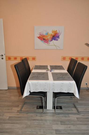 Ferienwohnungen Öker - Whg 1 - familiengerechte Fewo mit 2 SZ nur wenige Gehminuten zum Hauptstrand