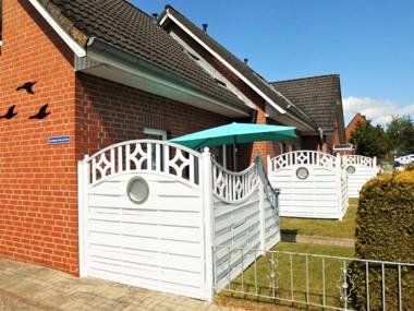 "HAUS ROSI" Reihenhaus 2 - Maritim - Strandnah - 2 Schlafz - Waschm - WLAN - Grillplatz - Parkplatz