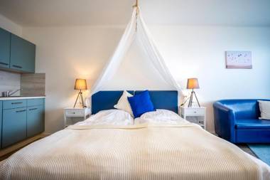 Studio 44 "Wolkenlos" mit Meerblick