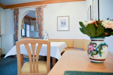 Hotel Restaurant Ferienwohnungen ALPENHOF