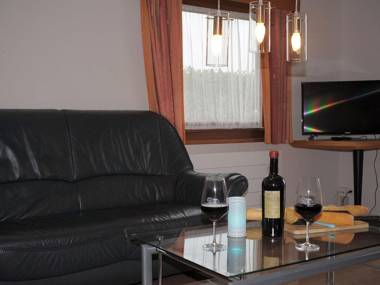 Detached chalet with terrace surrounded by nature