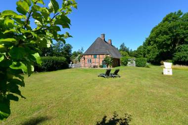 Kätchen am Schlossgraben - Schloss Gelting